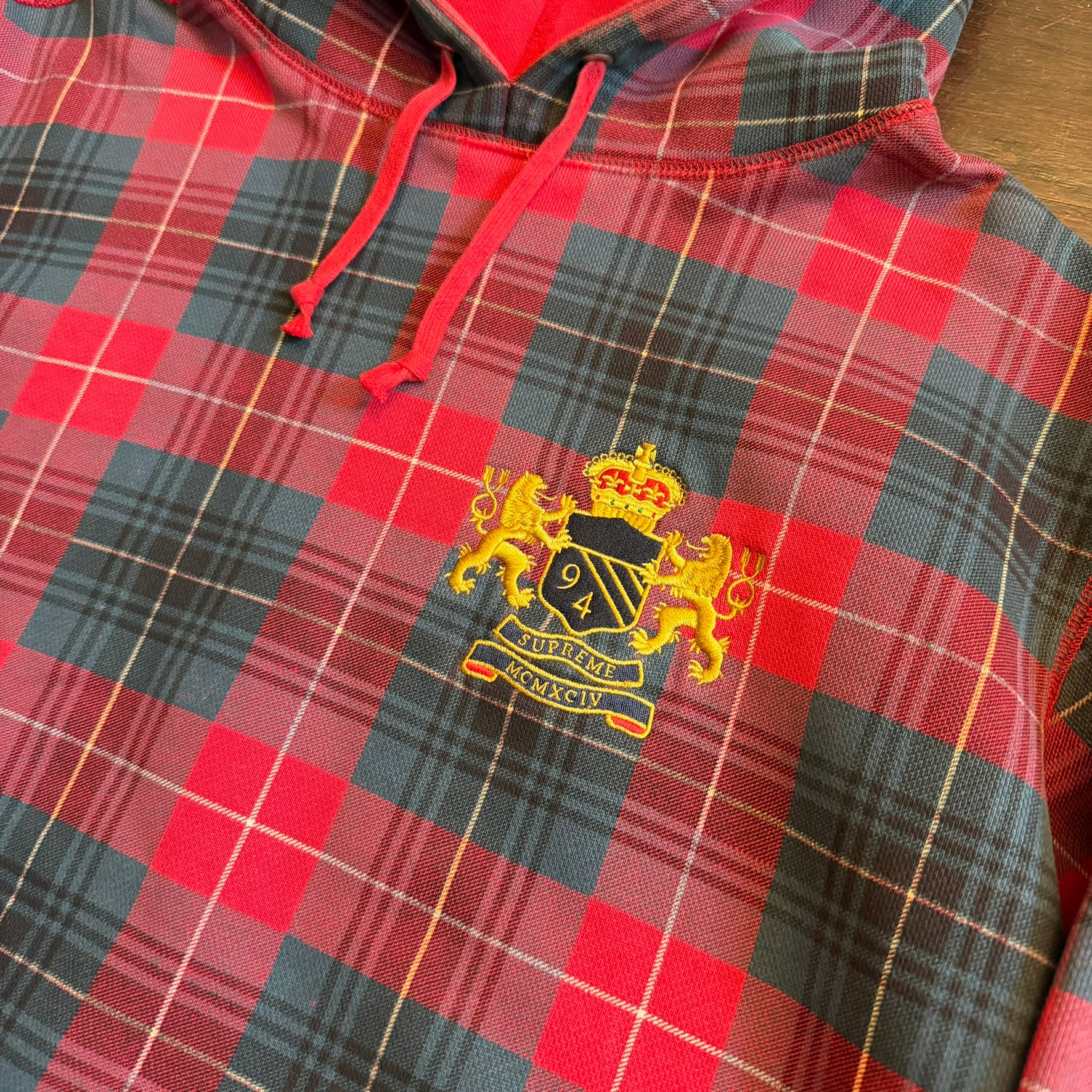 SS2008 Supreme Tartan Plaid Crest Logo Hoodie